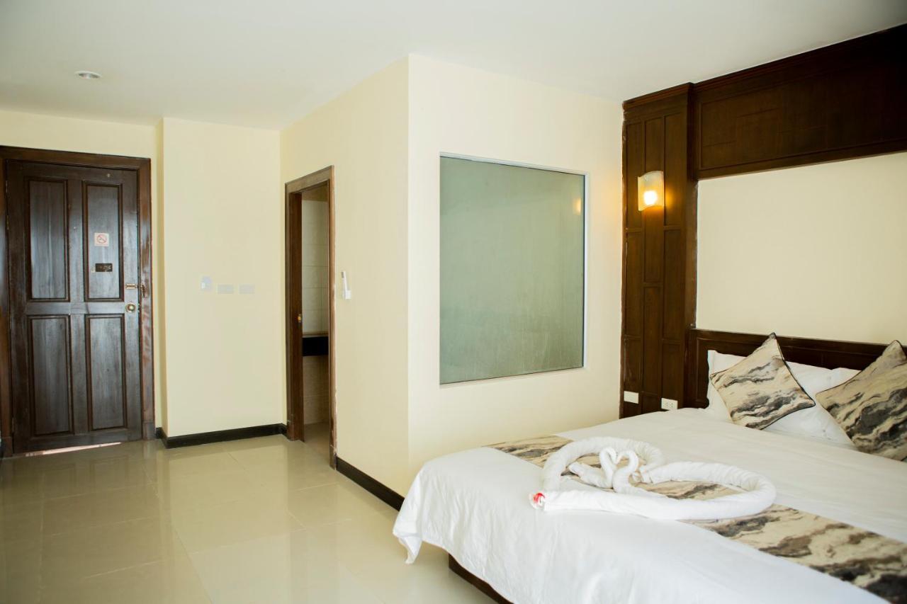 Blue Skyline Hotel Patong Exterior photo