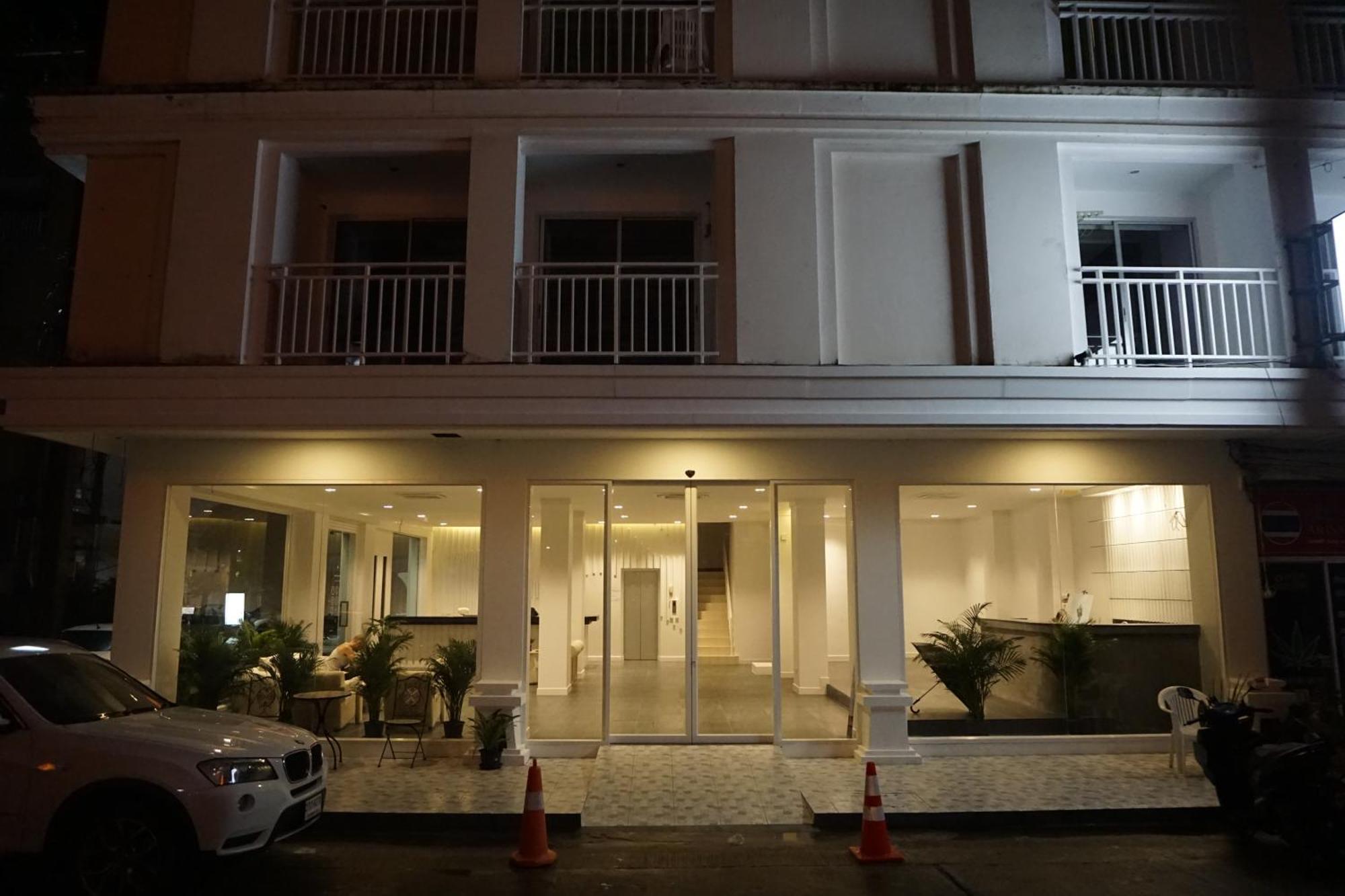 Blue Skyline Hotel Patong Exterior photo