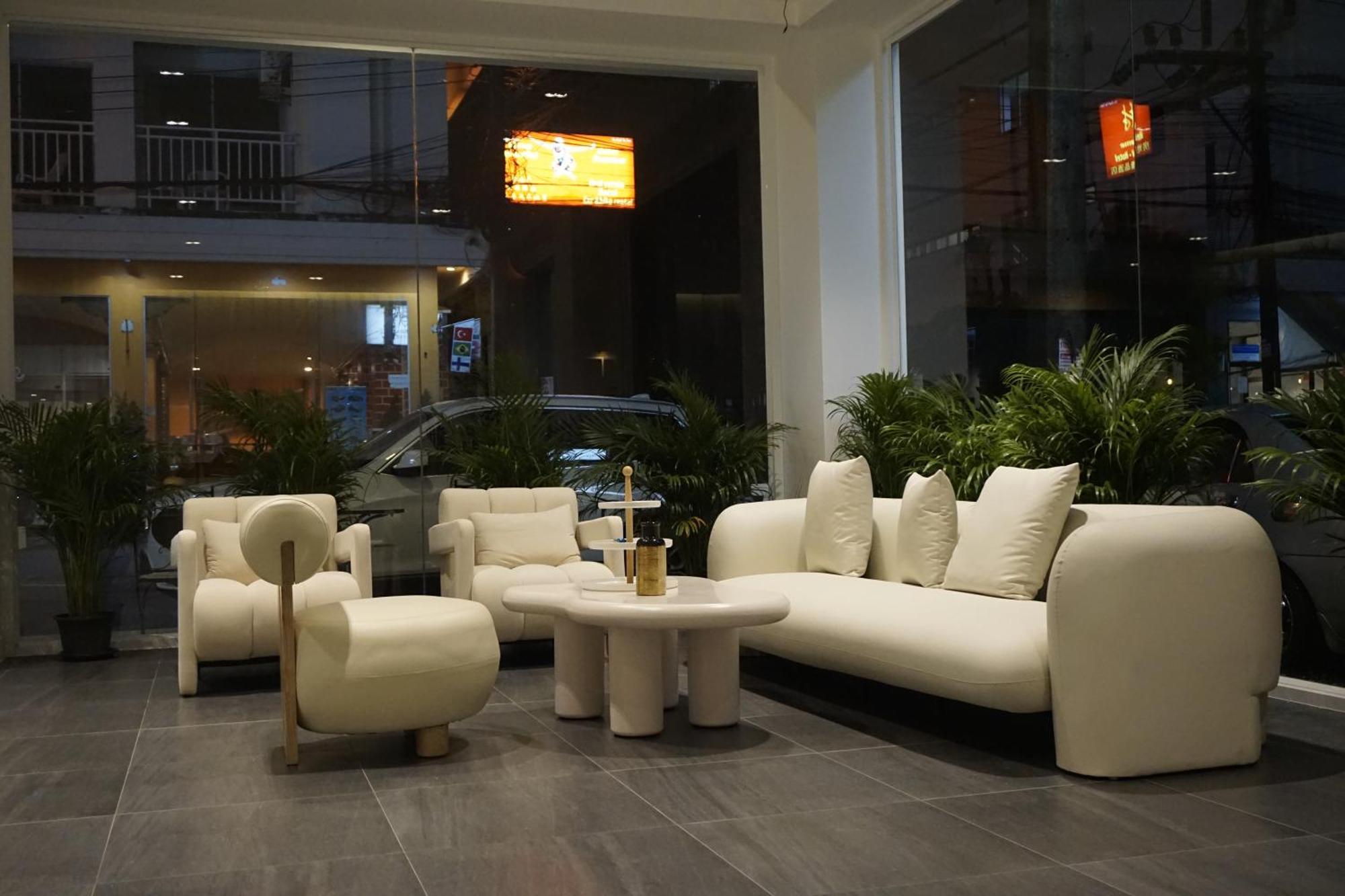 Blue Skyline Hotel Patong Exterior photo